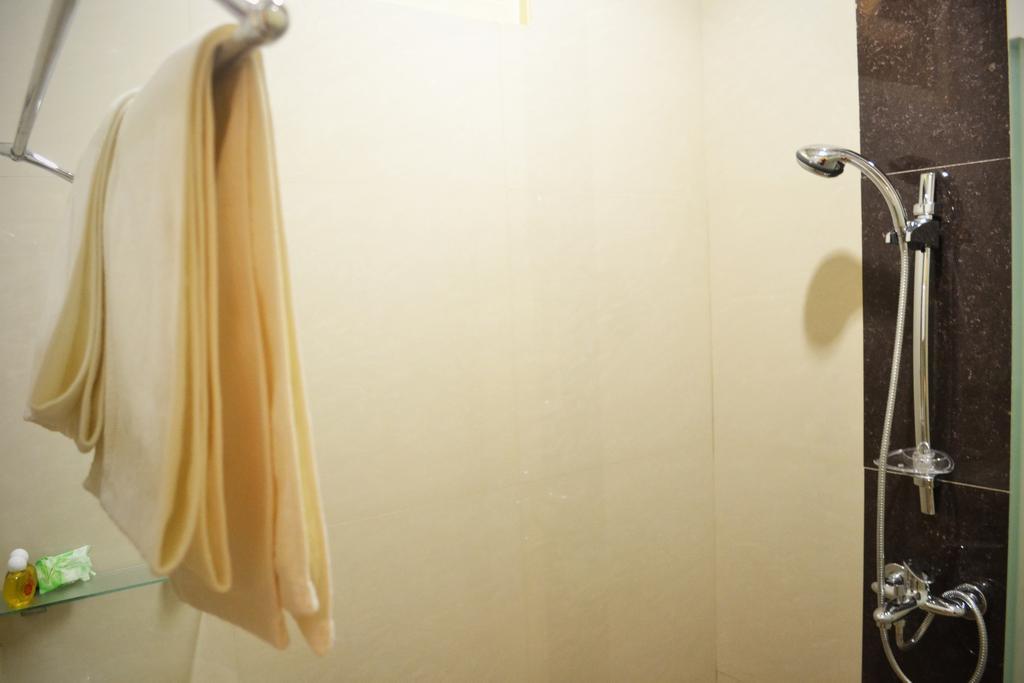 Srikandi Guesthouse Malang Zimmer foto