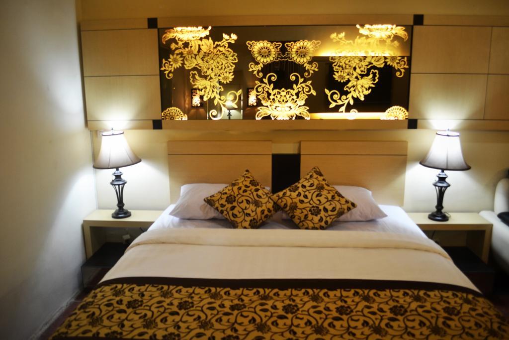 Srikandi Guesthouse Malang Zimmer foto
